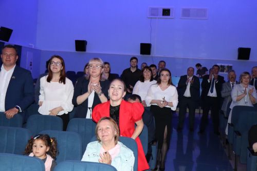Работников органов местного самоуправления поздравили с профессиональным праздником
