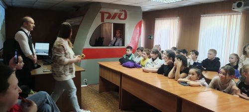 Третьеклассники из Лаишевского района смогли попробовать себя в роли машинистов