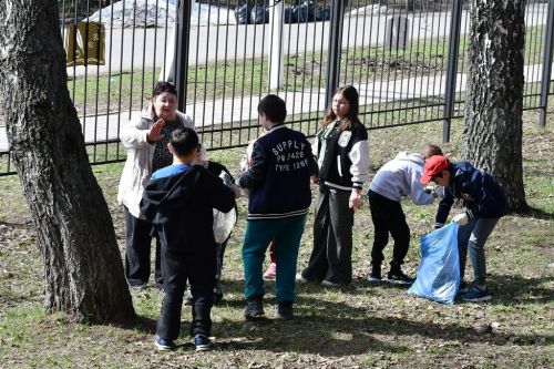Лаишевские школьники активно поработали на городском субботнике