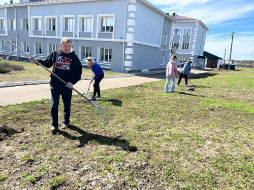 Лаишевские школьники активно поработали на городском субботнике