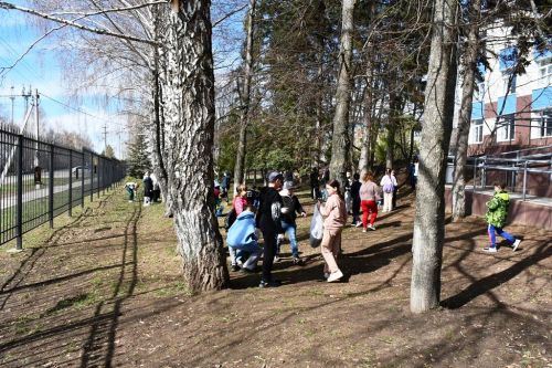 Лаишевские школьники активно поработали на городском субботнике