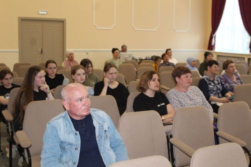 В Лаишевской школе искусств провели благотворительный концерт