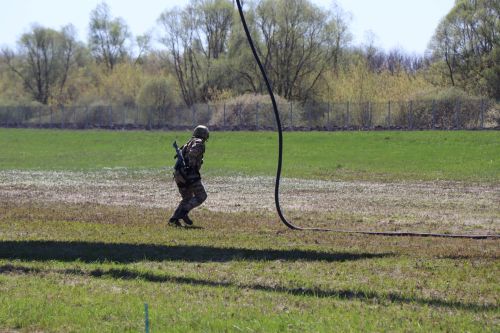 Сотрудники спецподразделений отрабатывали десантирование в Лаишевском районе Татарстана