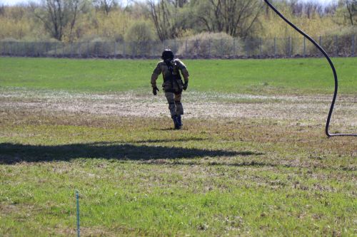 Сотрудники спецподразделений отрабатывали десантирование в Лаишевском районе Татарстана