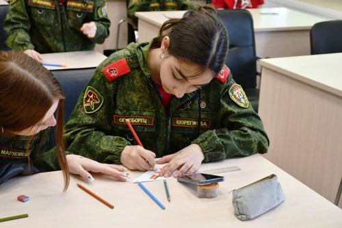 Школьники Лаишевского района написали письма героям СВО