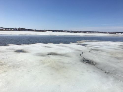 Лед в Лаишевском районе становится крайне опасным