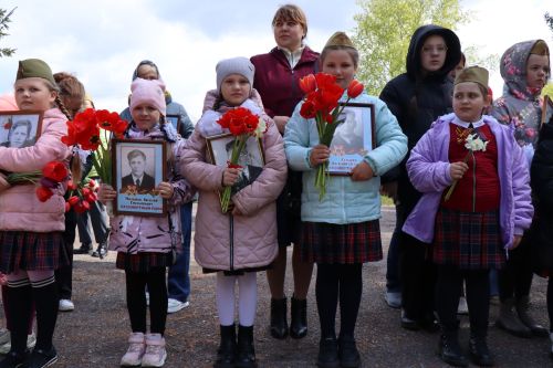 В селе Среднее Девятово Лаишевского района в День Победы играл оркестр
