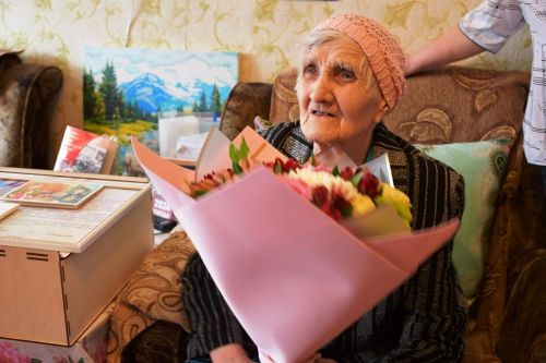 Глава Лаишевского района поздравил бывших узниц концлагерей и жительниц блокадного Ленинграда с Днем Победы