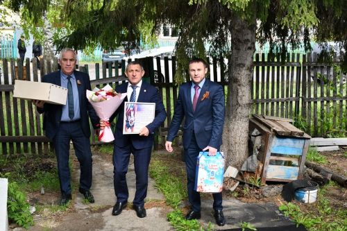 Глава Лаишевского района поздравил бывших узниц концлагерей и жительниц блокадного Ленинграда с Днем Победы