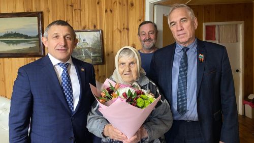 Глава Лаишевского района поздравил бывших узниц концлагерей и жительниц блокадного Ленинграда с Днем Победы