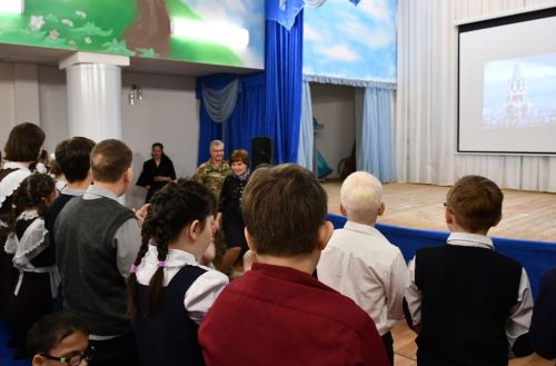 Воспитанники Лаишевской школы-интерната подарили вальс участнику специальной военной операции