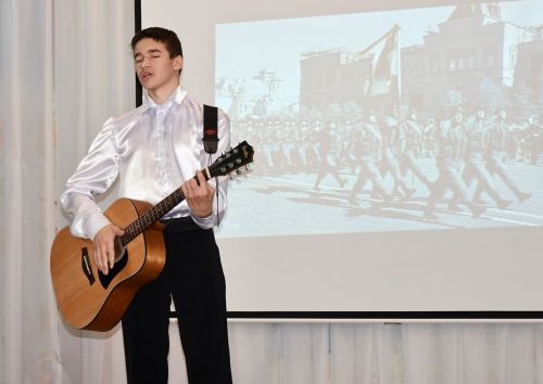 Воспитанники Лаишевской школы-интерната подарили вальс участнику специальной военной операции