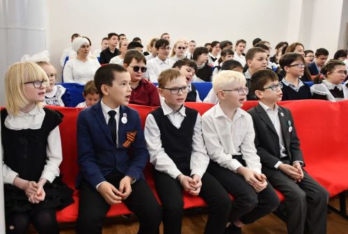 Воспитанники Лаишевской школы-интерната подарили вальс участнику специальной военной операции