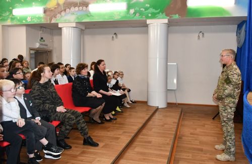 Воспитанники Лаишевской школы-интерната подарили вальс участнику специальной военной операции