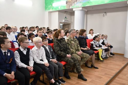 Воспитанники Лаишевской школы-интерната подарили вальс участнику специальной военной операции