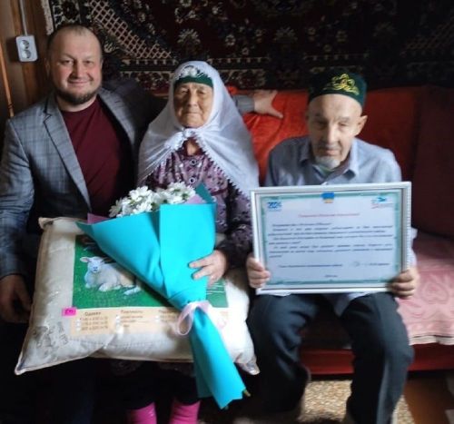 В Лаишевском районе поздравили 90-летнюю жительницу Малой Елги