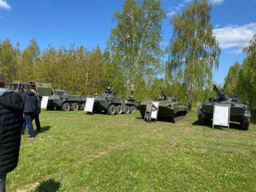 Лицеисты из Лаишевского района познакомились с современной военной техникой