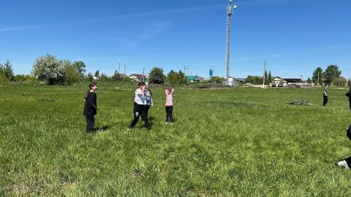 День защиты детей в Лаишевском районе отметили походом на природу