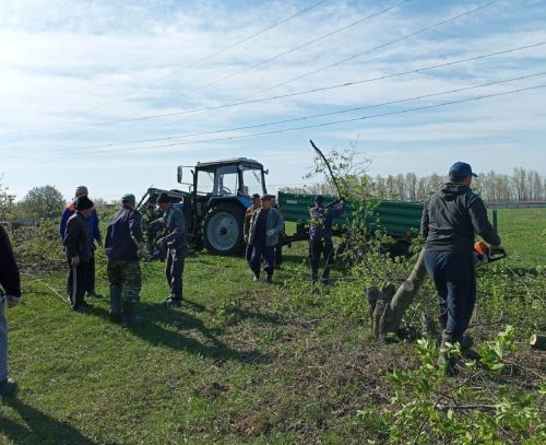 В Лаишевском районе продолжаются субботники
