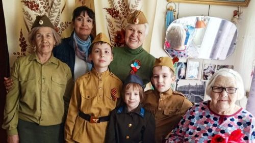 В Лаишеве поздравили тружеников тыла с наступающим Днем Победы