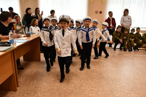 В детском саду «Рябинка» прошел второй этап конкурса строя и песни для дошкольников