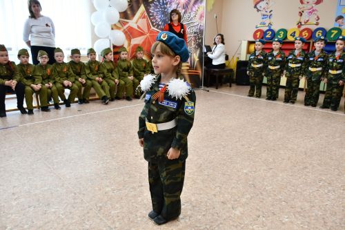 В детском саду «Рябинка» прошел второй этап конкурса строя и песни для дошкольников