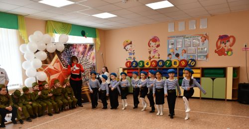В детском саду «Рябинка» прошел второй этап конкурса строя и песни для дошкольников