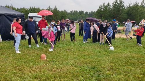 Уполномоченный по правам ребенка Ирина Волынец приглашает принять участие в социальном опросе по летнему отдыху