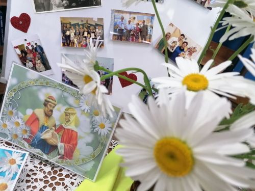В Лаишевской библиотеке организована фотовыставка «Сердце семьи — любовь»