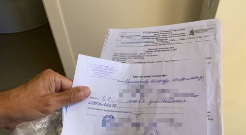 Семья погорельцев Муллабаевых сейчас проживает в мечети и нуждается в поддержке