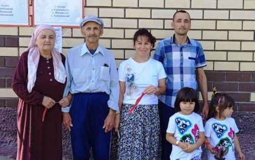 Три поколения семьи Файзуллиных пришли на выборы в минувшее воскресенье