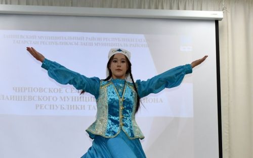 Сдобным караваем и чак-чаком встречали гостей в СДК села Именьково