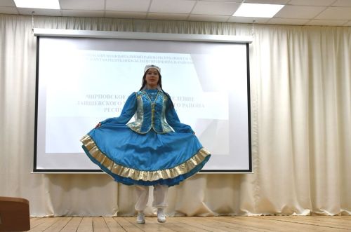 Сдобным караваем и чак-чаком встречали гостей в СДК села Именьково