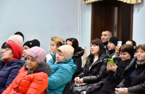 Сдобным караваем и чак-чаком встречали гостей в СДК села Именьково