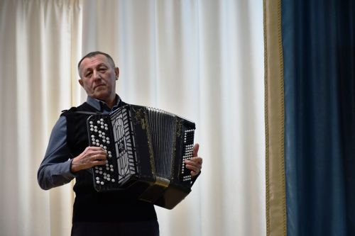 Сдобным караваем и чак-чаком встречали гостей в СДК села Именьково