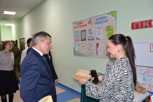 Сдобным караваем и чак-чаком встречали гостей в СДК села Именьково