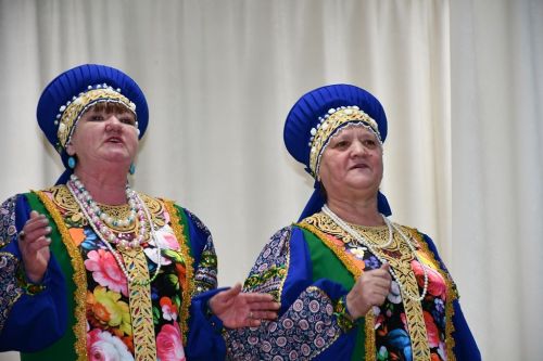 Сдобным караваем и чак-чаком встречали гостей в СДК села Именьково