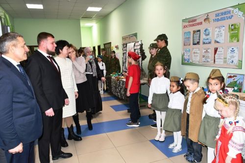 Сдобным караваем и чак-чаком встречали гостей в СДК села Именьково