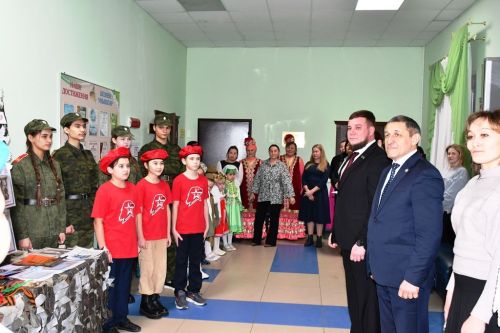 Сдобным караваем и чак-чаком встречали гостей в СДК села Именьково