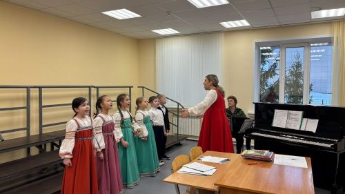 Юных лаишевцев учат народной манере пения