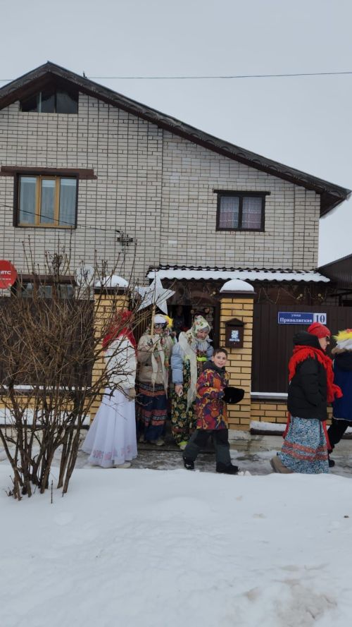 В Габишево с колядками по селу ходили