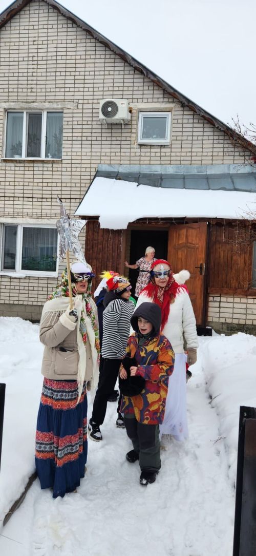 В Габишево с колядками по селу ходили