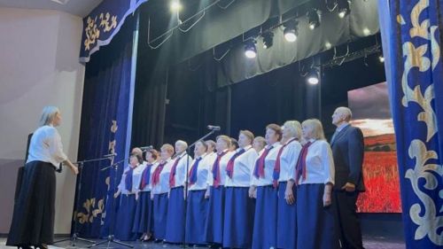 Район мәдәният йортында өлкән буын өчен бәйрәм концерты булды