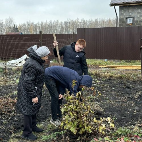 Субботник в Лаишевском районе объединил взрослых и детей