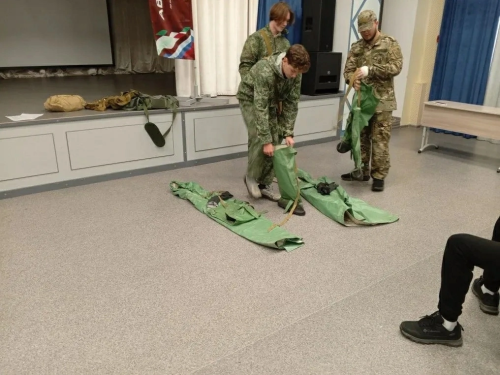 Лаишевские десятиклассники на республиканских сборах: осваивают военные навыки в Усадах