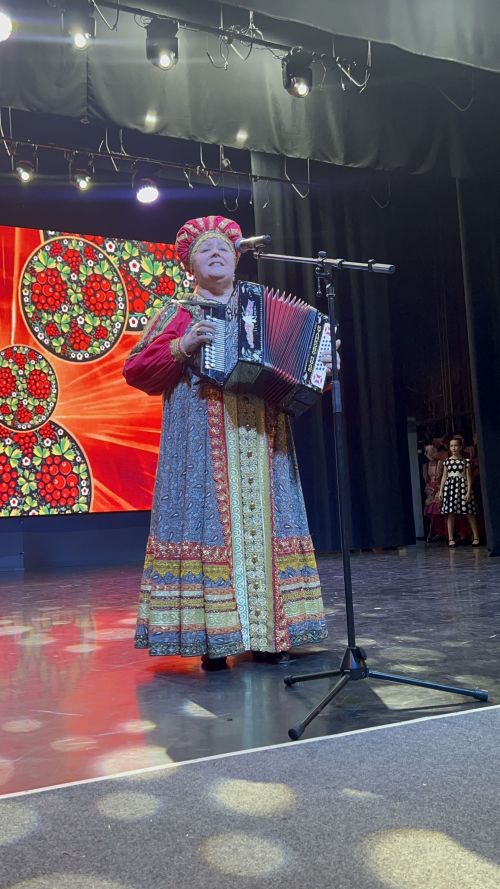 Концерт «Уроки жизни от всей души» в РДК: праздник для сердец старшего поколения