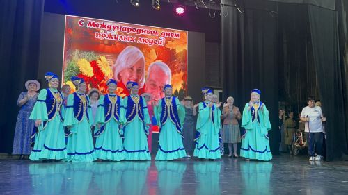 Концерт «Уроки жизни от всей души» в РДК: праздник для сердец старшего поколения