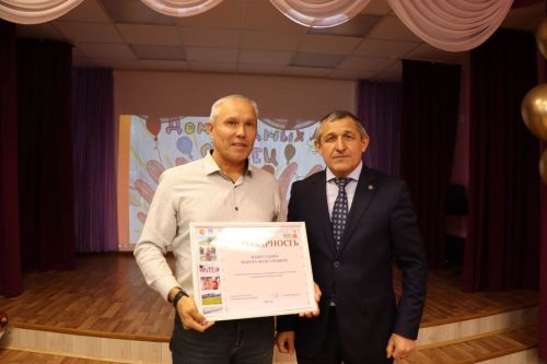 Игелек һәм җылылык гасыры: Лаешның «Туган йөрәкләр йорты» балалар йорты 105 еллыгын билгеләп үтте