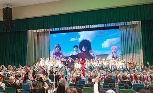 Лаишевские танцоры и вокалисты выступили на гала-концерте фестиваля «Без бергэ»