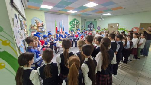 В память о погибших в ДТП зажгли свечи...